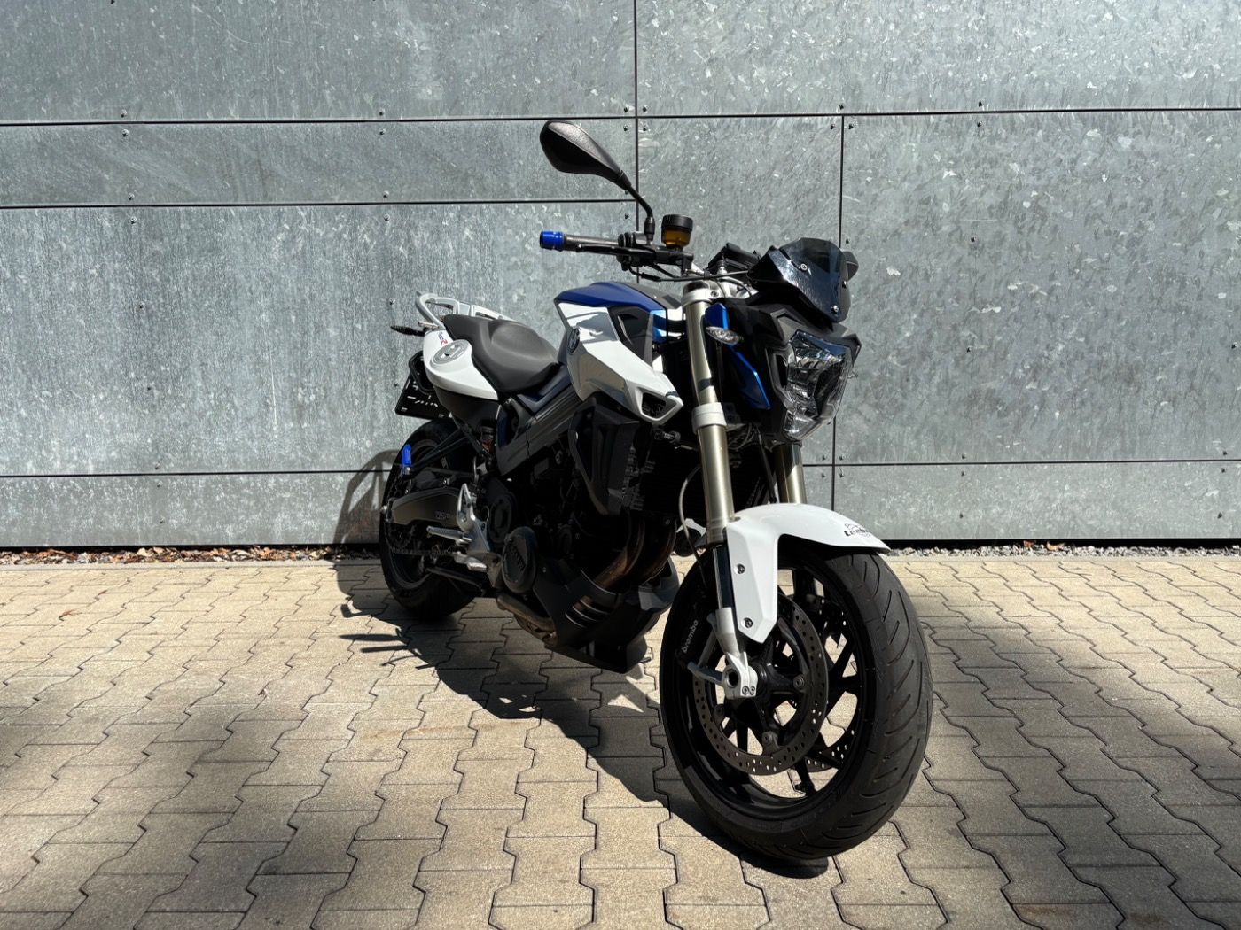 Fahrzeugabbildung BMW F 800 R Touren- und Dynamikpaket
