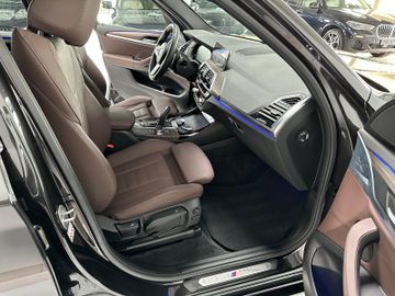 Fahrzeugabbildung BMW X3 xD30d M Sport SAG CockpitProf DAB Alarm HiFi