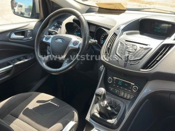 Ford Kuga - 10