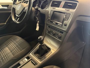 Volkswagen Golf - 9