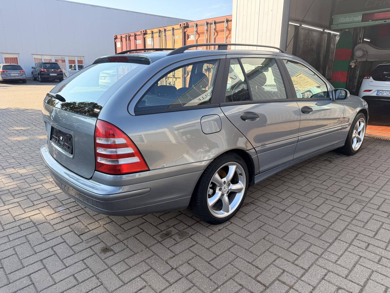 Mercedes-Benz C200 2005 — photo 5
