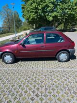 Ford Fiesta Baujahr 1996 Oldtimer - gebrauchte Ford Escort aus dem Jahr 1996