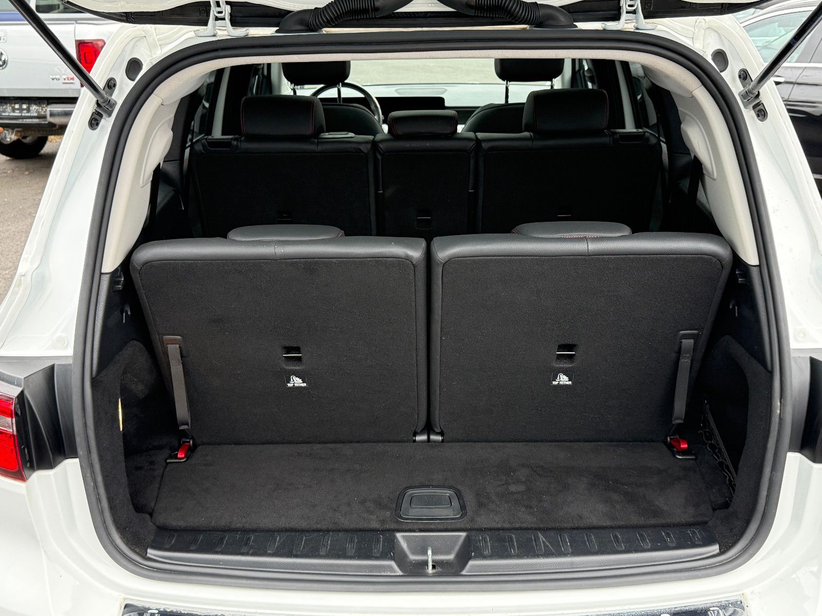 Fahrzeugabbildung Mercedes-Benz GLB 220d 4Matic AMG ACC AHK Kamera Ambiente Pano