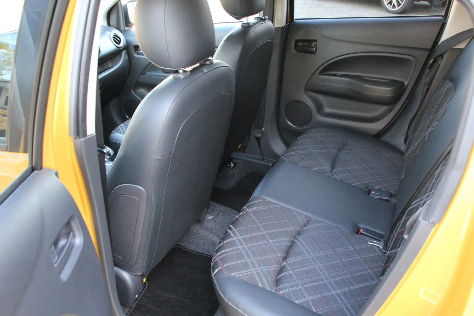 Fahrzeugabbildung Mitsubishi Space Star 1.2 MIVEC AS&G Top