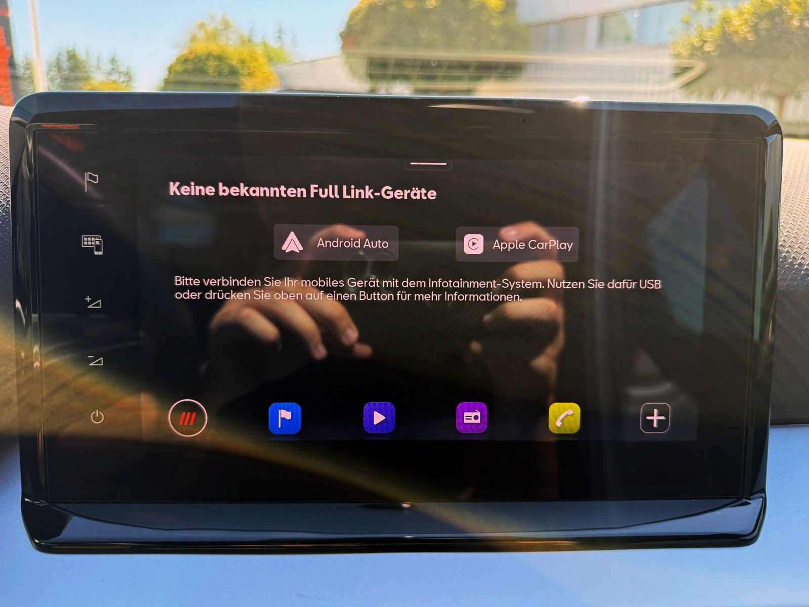 Fahrzeugabbildung SEAT Arona 1.0 TSI DSG FR LED NAV KAM PDC ACC AHK