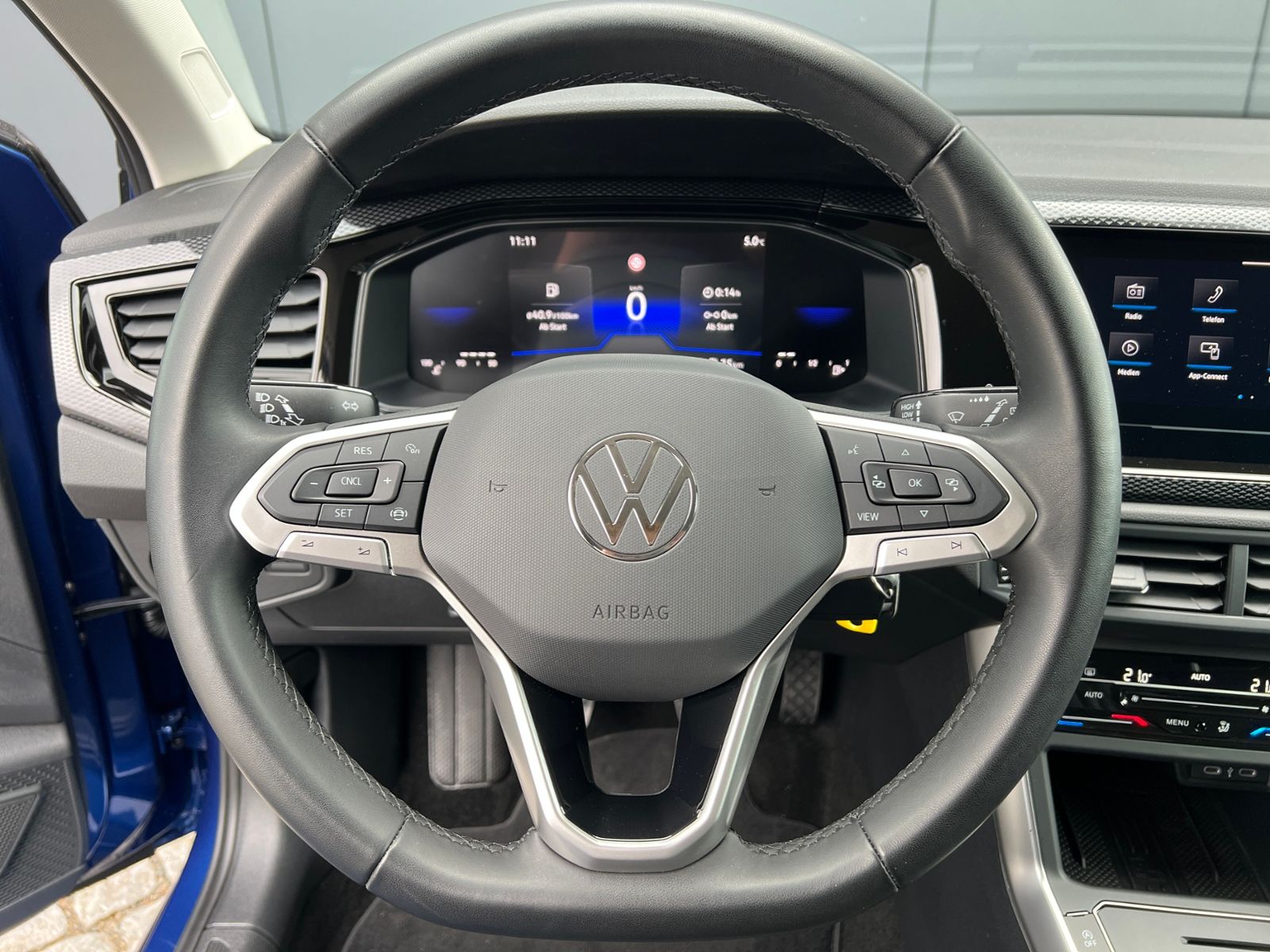 Fahrzeugabbildung Volkswagen Polo Life 1.0 *LED, Climatronic, Sitzhzg., App-C
