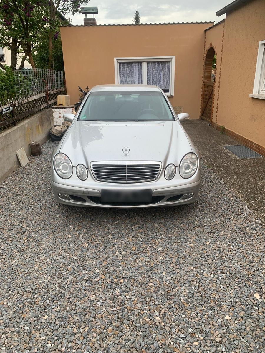 Mercedes-Benz E 270