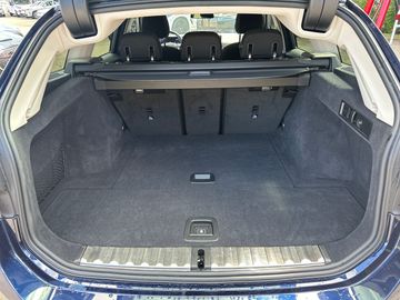 BMW 318i Touring DAB LED RFK Tempomat Parkassistent