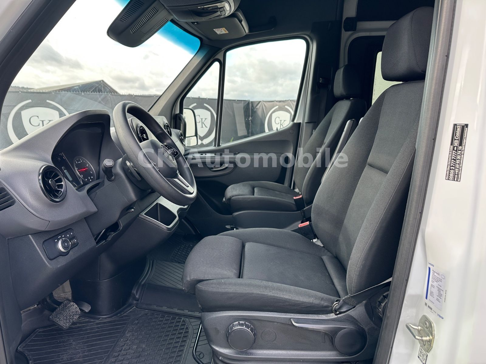 Fahrzeugabbildung Mercedes-Benz Sprinter III Kasten 319 V6 RWD Mixto/Autom./Navi