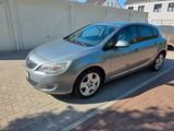 Opel Astra J 1.4 ecoFLEX Design Edition 64kW - Opel Astra: Eco