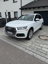 Audi Q5 2.0 TFSI S tronic quattro sport  - Audi Q5 Sport mit Benzin-Antrieb