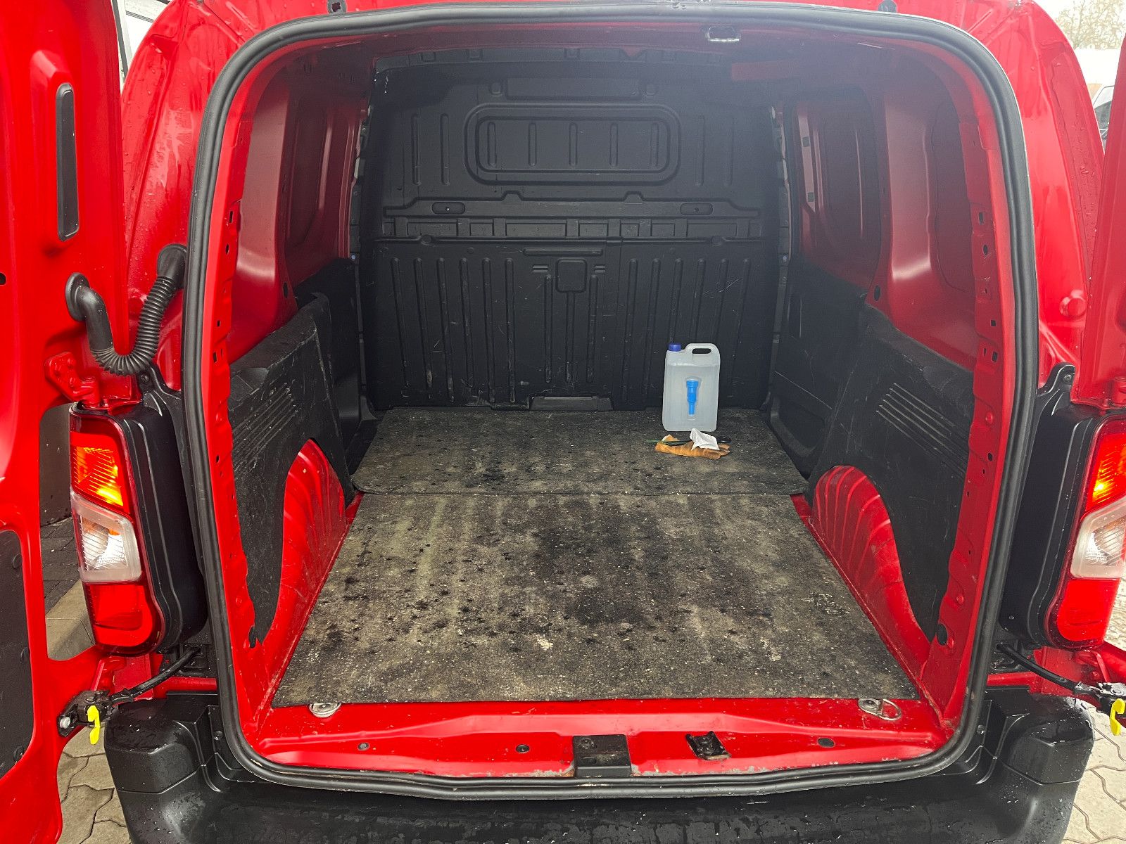 Fahrzeugabbildung Opel Combo E Cargo Edition