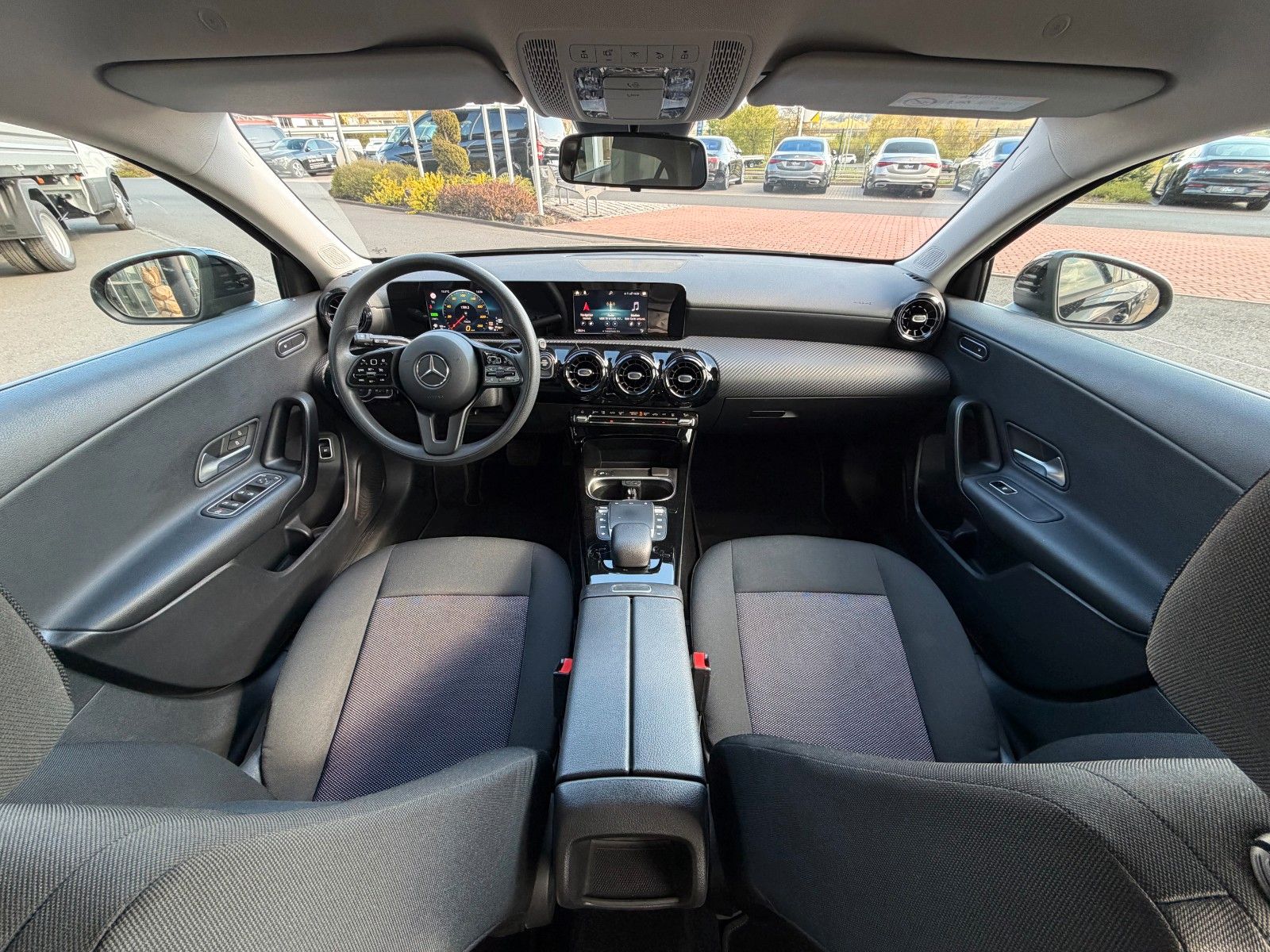 Fahrzeugabbildung Mercedes-Benz A 250e