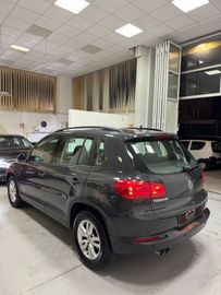 Volkswagen Tiguan - 4