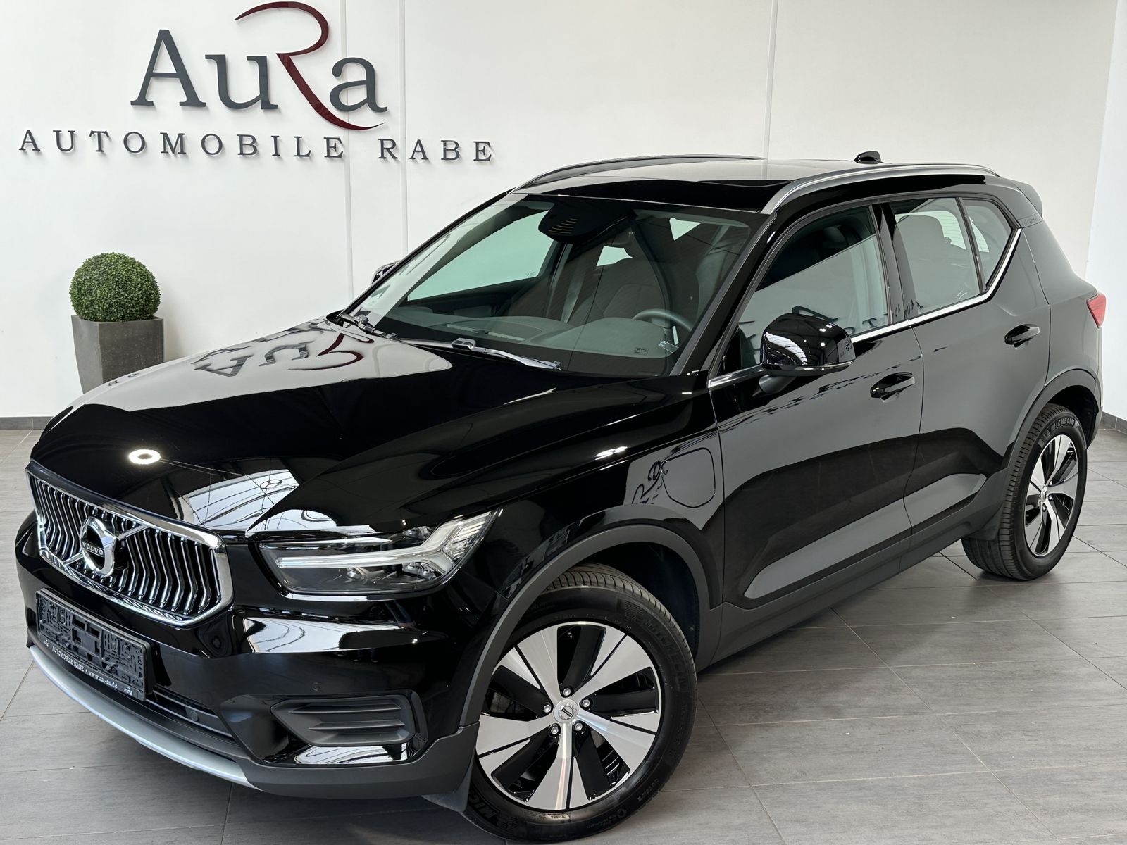 Fahrzeugabbildung Volvo XC40 T4 Recharge DKG Inscription NAV+LED+PANO+VC