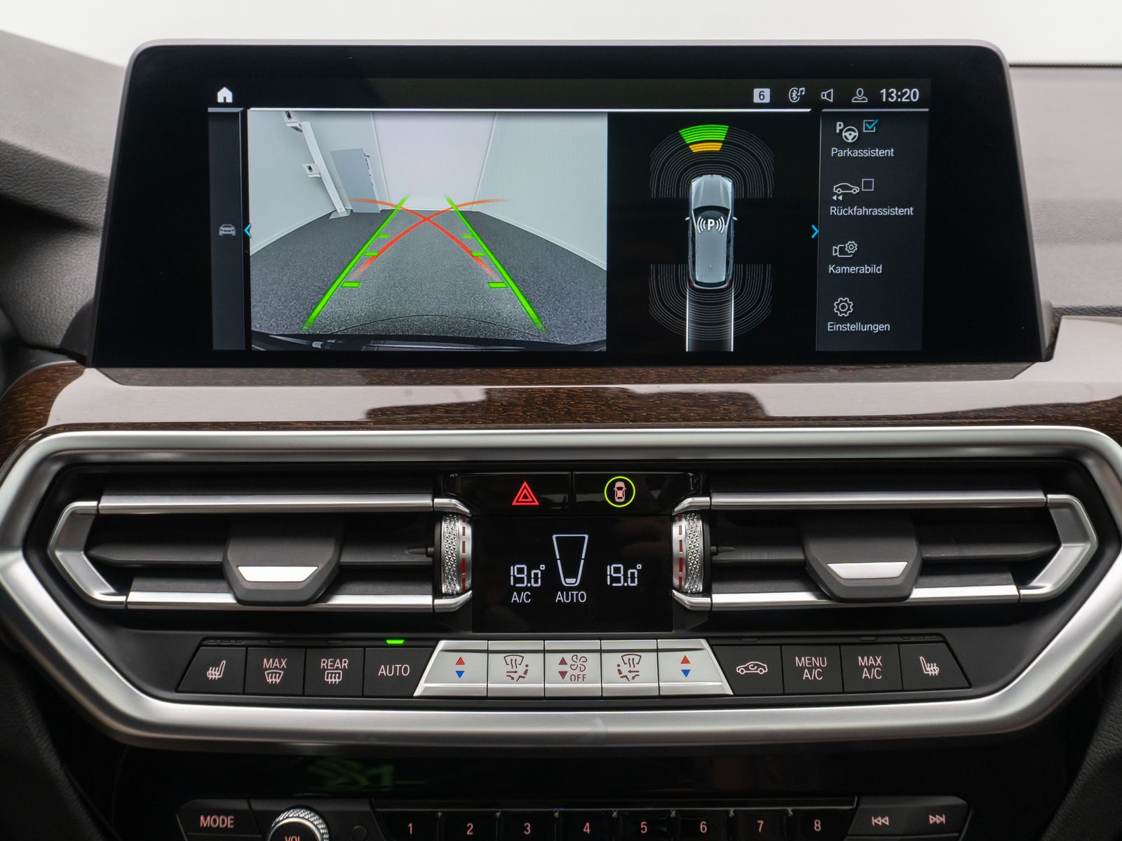 Fahrzeugabbildung BMW X3 xD30e DAB Kamera Panorama 19Zoll Leder Sport