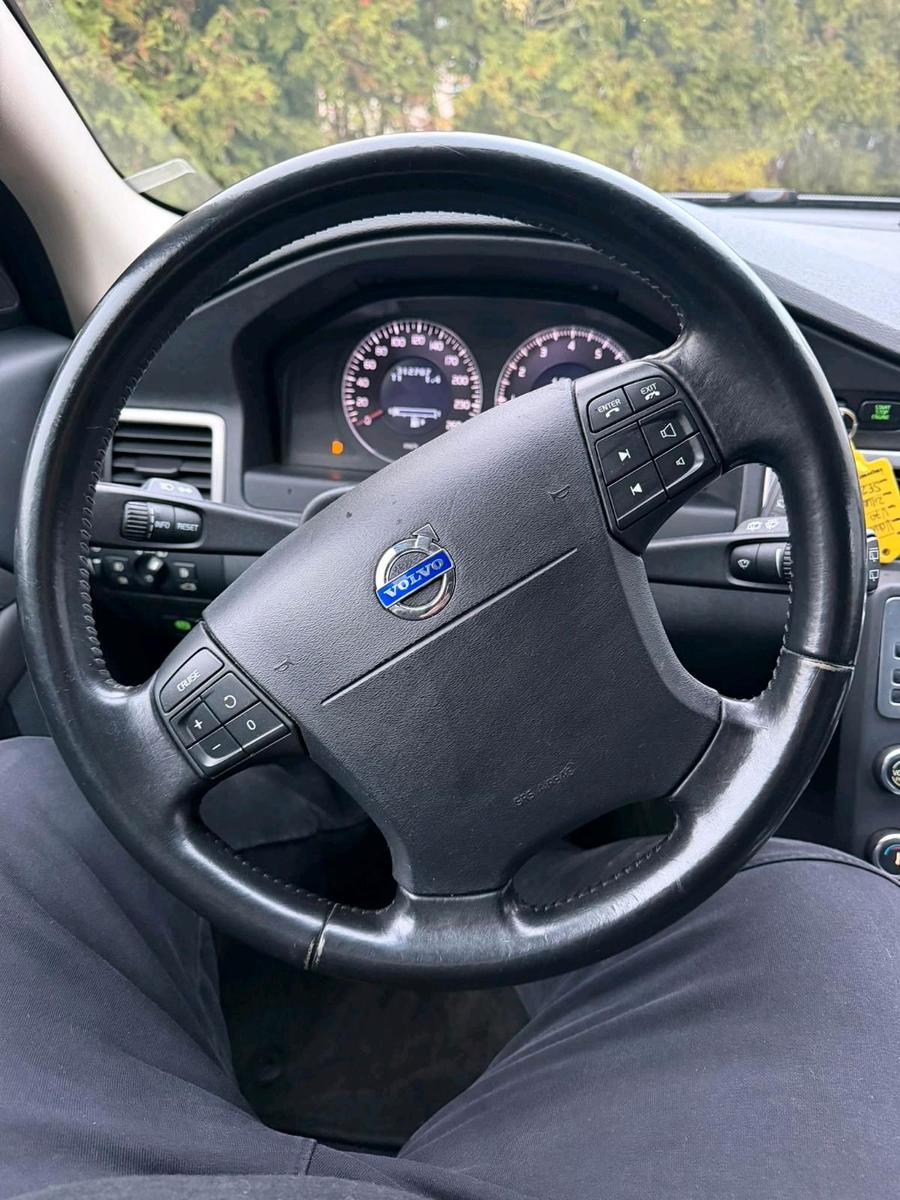 Volvo V70 2009 — photo 12
