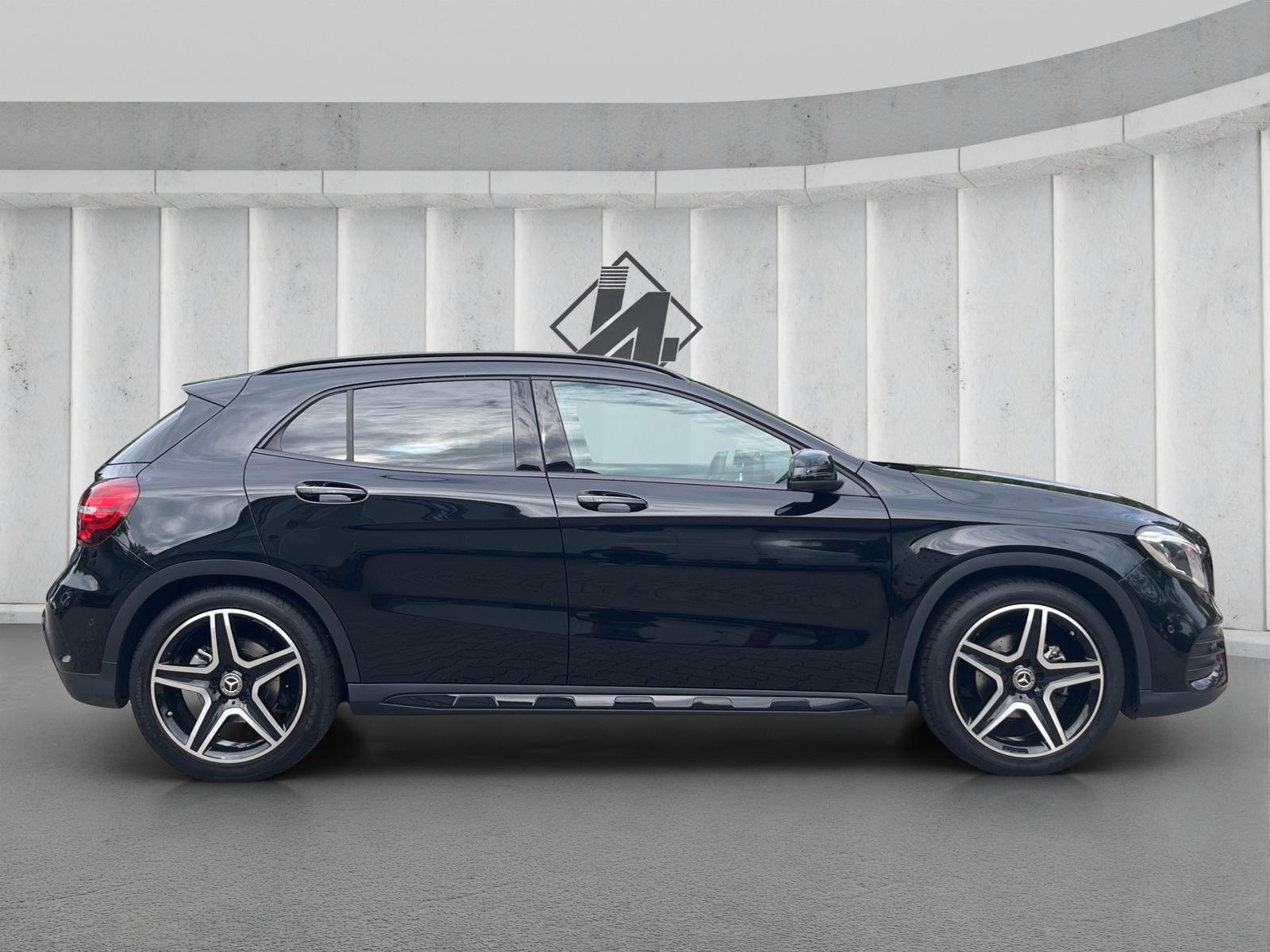 Mercedes-Benz GLA 180 AMG-LINE*NIGHT-PAKET*LED*KEYLESS*LEDER**