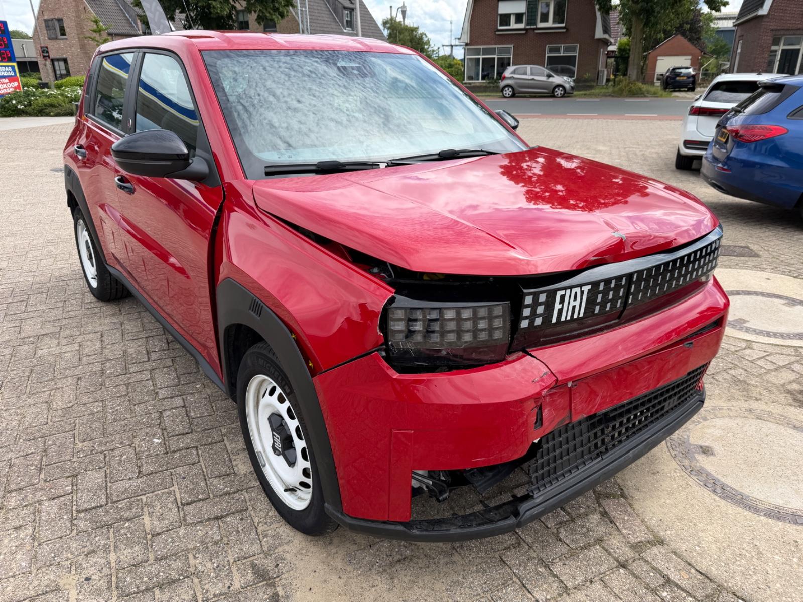Fiat Grande Panda Elektro 83 kW Red