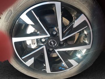 Fotografie 15 des Opel Corsa YES Sitz-/Lenkradheizung Allwetterreifen