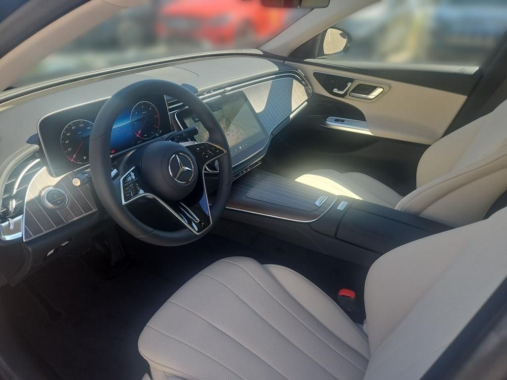 Fahrzeugabbildung Mercedes-Benz E 220 d 4M T-Modell +EDITION-AVANTGARDE+AHK+DIGI
