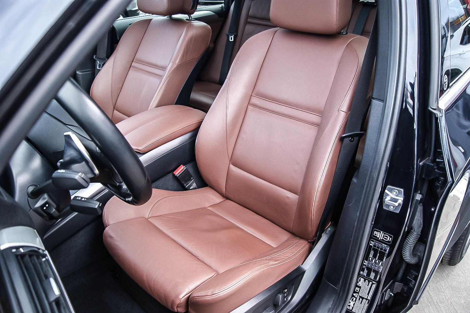 Fahrzeugabbildung BMW X5 xDrive 30d M-SPORTPAKET HEADUP PANORAMA SOFT