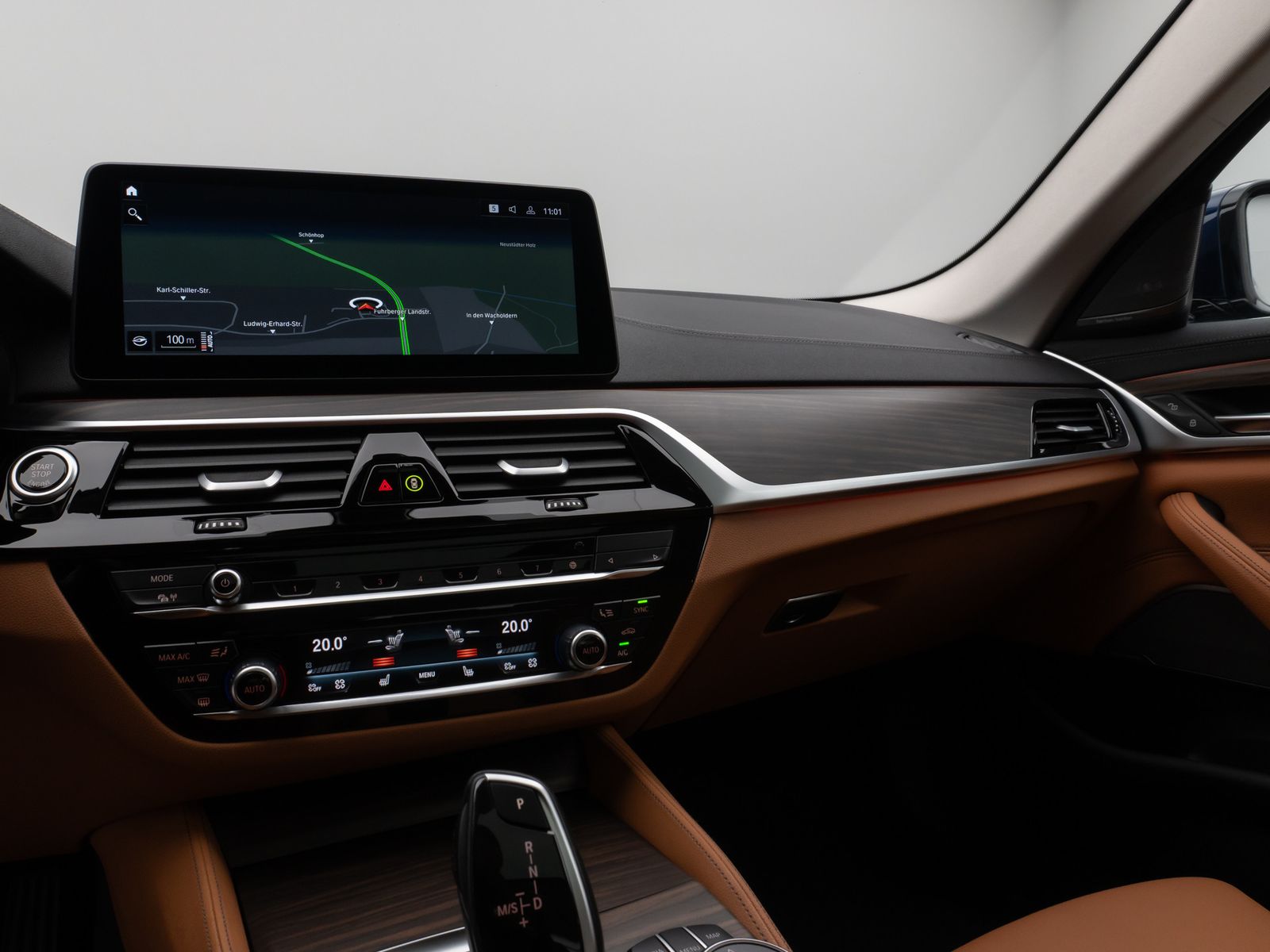 Fahrzeugabbildung BMW 520d xD LuxuryLine Glasdach Kamera Laser HUD H/K