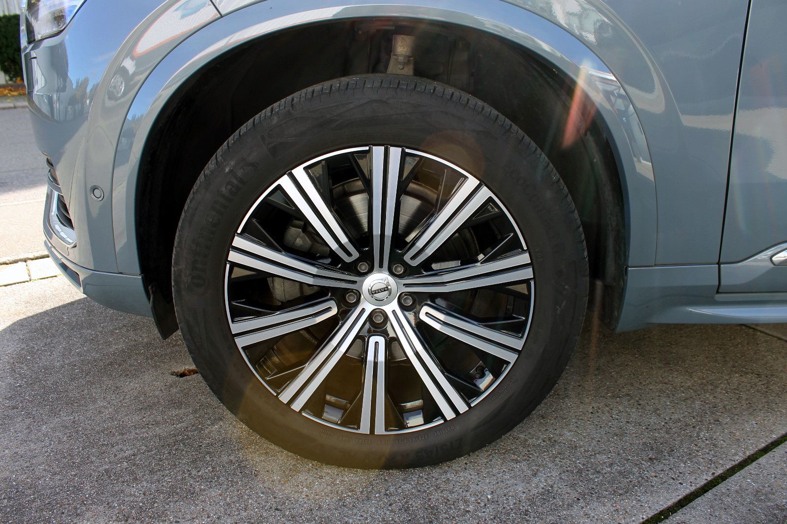 Fahrzeugabbildung Volvo XC90 B5 AWD Ultimate Bright 7-Stz. 360° ACC PANO