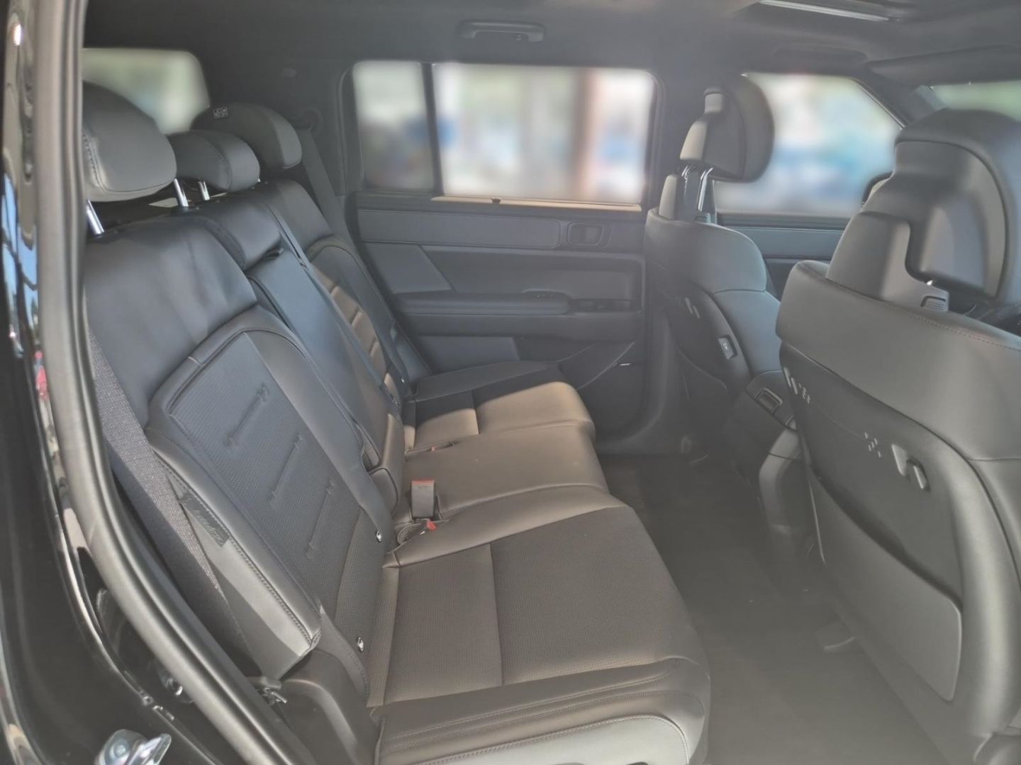 Fahrzeugabbildung Hyundai SANTA FE HEV 1.6 T-GDI Blackline Glas-Schiebedac