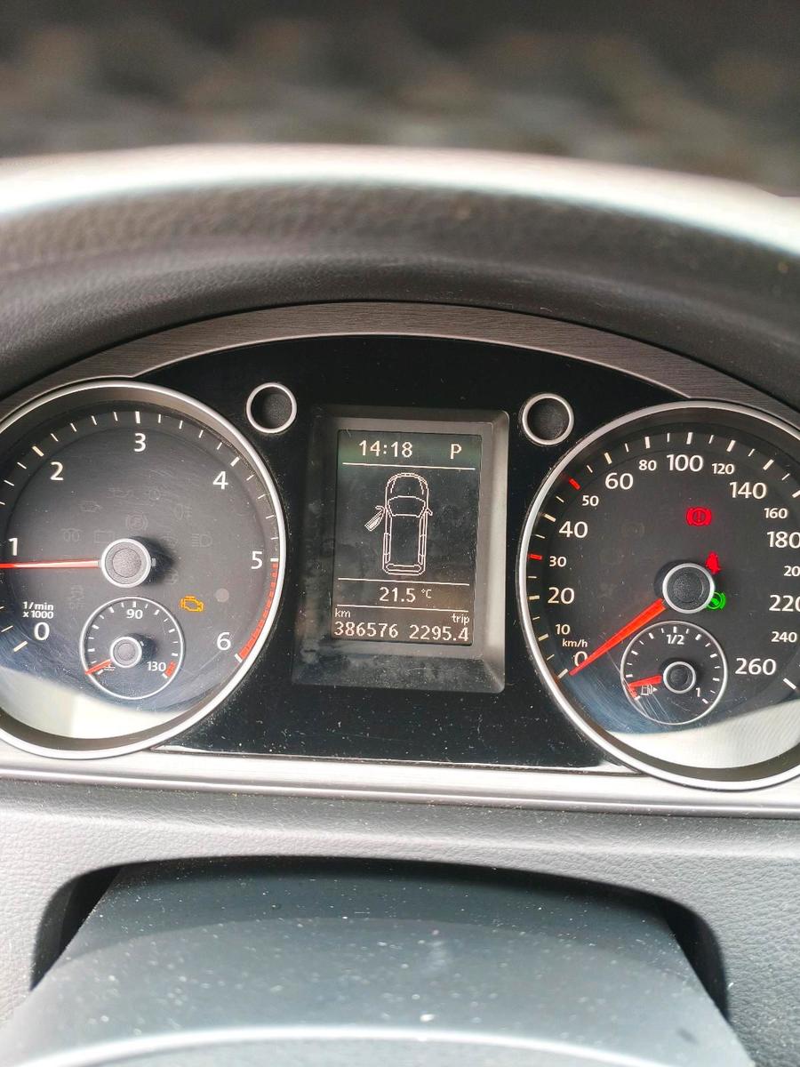 Volkswagen Passat 2011 — photo 9