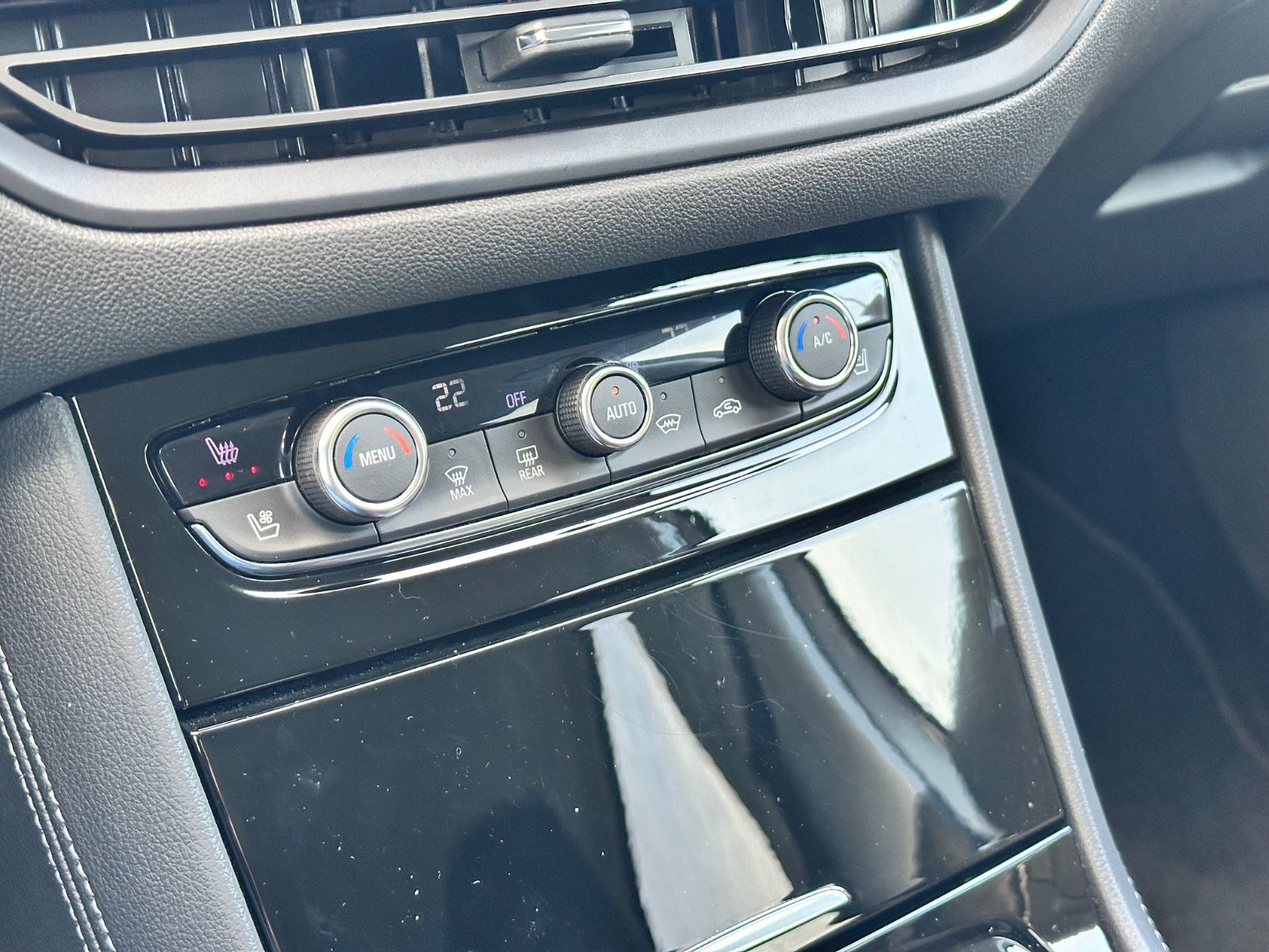 Fahrzeugabbildung Opel Grandland Elegance Plug-in-Hybrid*RFK*Leder
