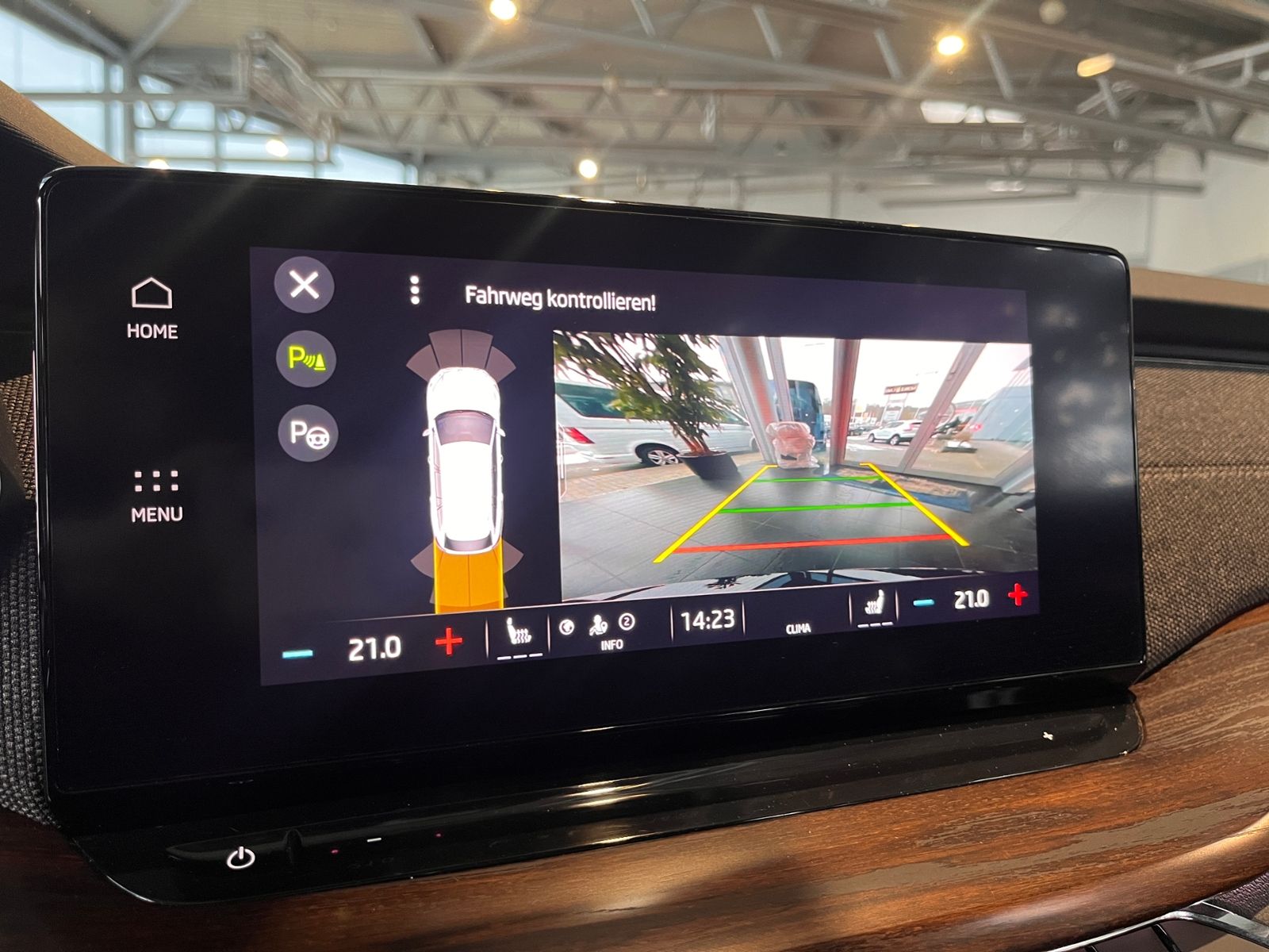 Fahrzeugabbildung SKODA Octavia Combi Scout 4x4 VIRTUAL ACC HUD LED