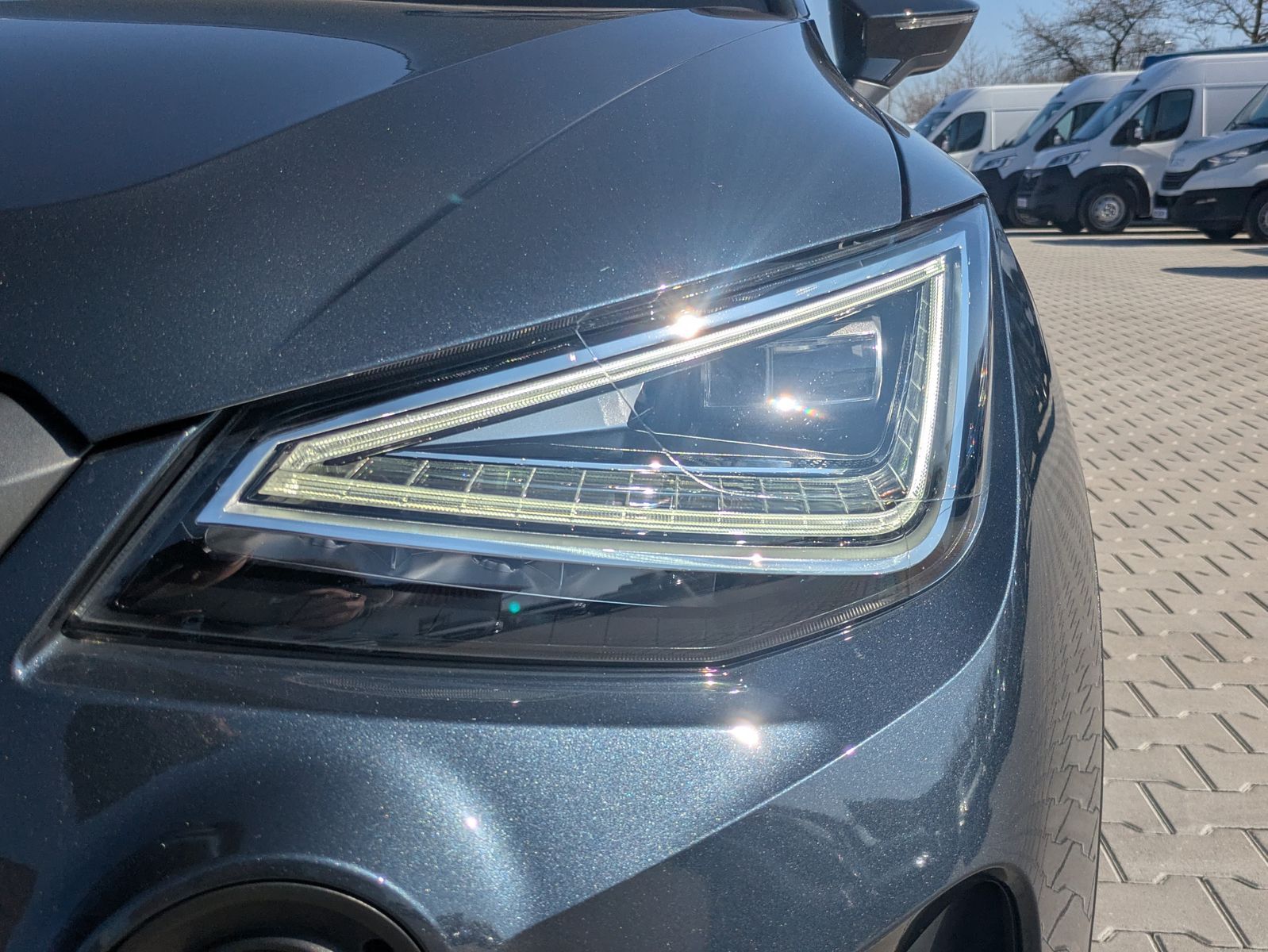 Fahrzeugabbildung SEAT Arona 1.0 TSI FR DSG AHK*ACC*LED*APP*DAB*KAMERA