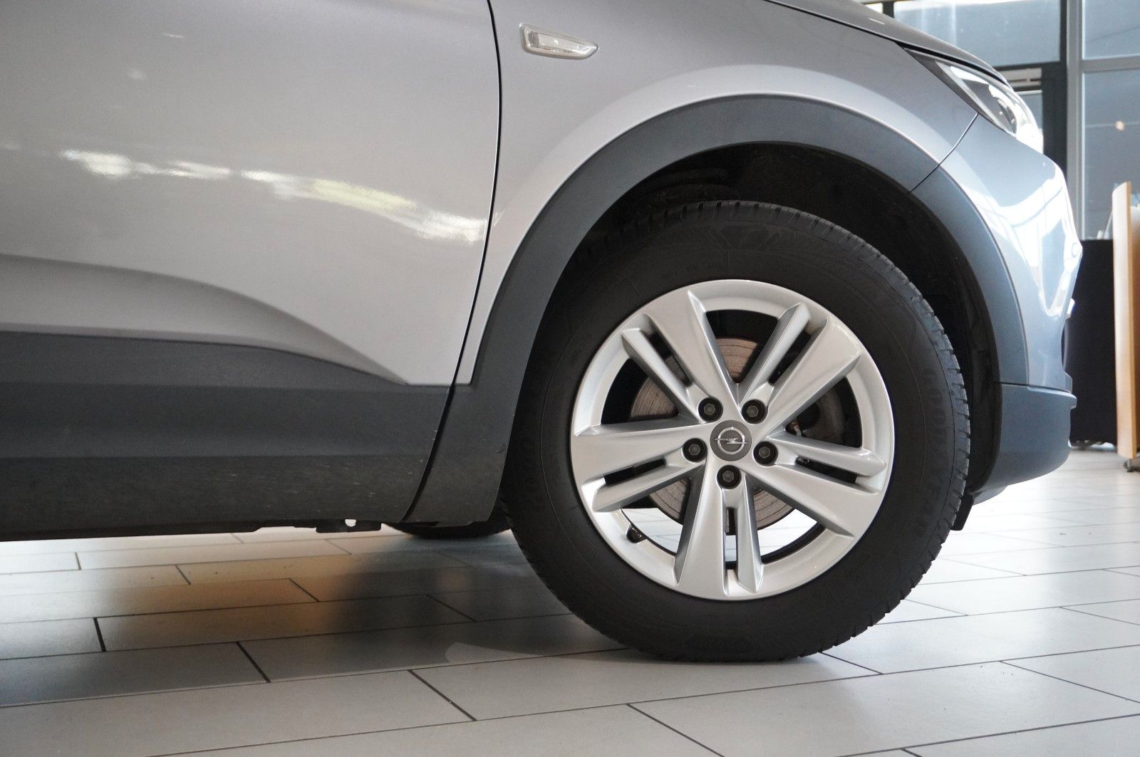 Fahrzeugabbildung Opel Grandland (X) 1.5D  EDIT. NAVI/LED/KAMERA/SH/AHK