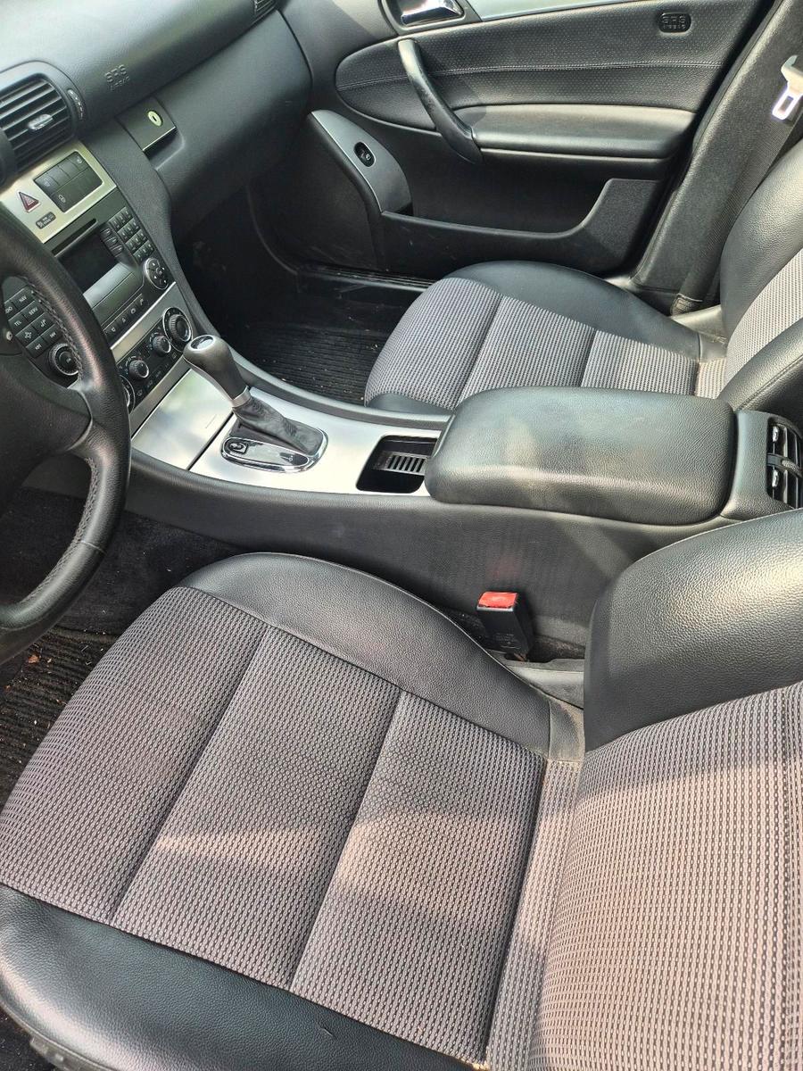 Mercedes-Benz C230 2007 — photo 9