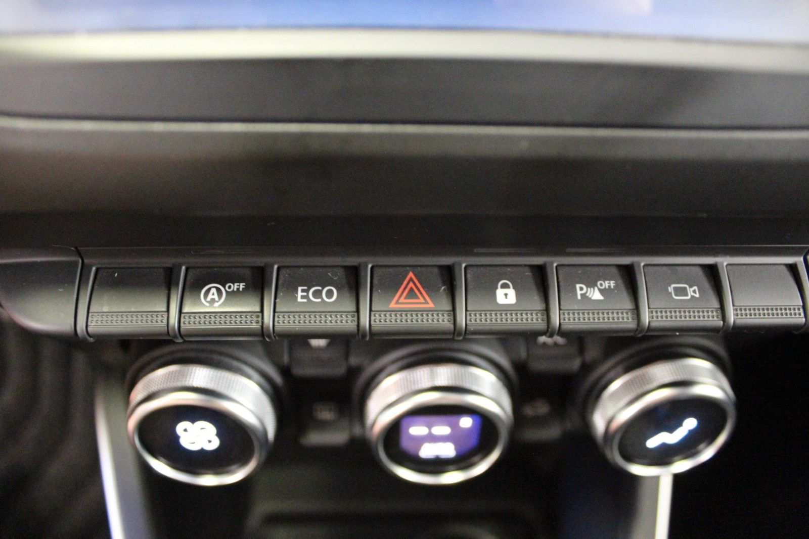 Fahrzeugabbildung Dacia Duster TCe130 *Anniversary Navi*Sitzhzg*Kamera