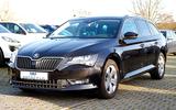 Skoda Superb 2.0 TDI SCR Style/VOLL SHEFT/NAVI/CARPLAY - Skoda Superb aus 2016 mit Diesel-Antrieb: Kombi, 2.0