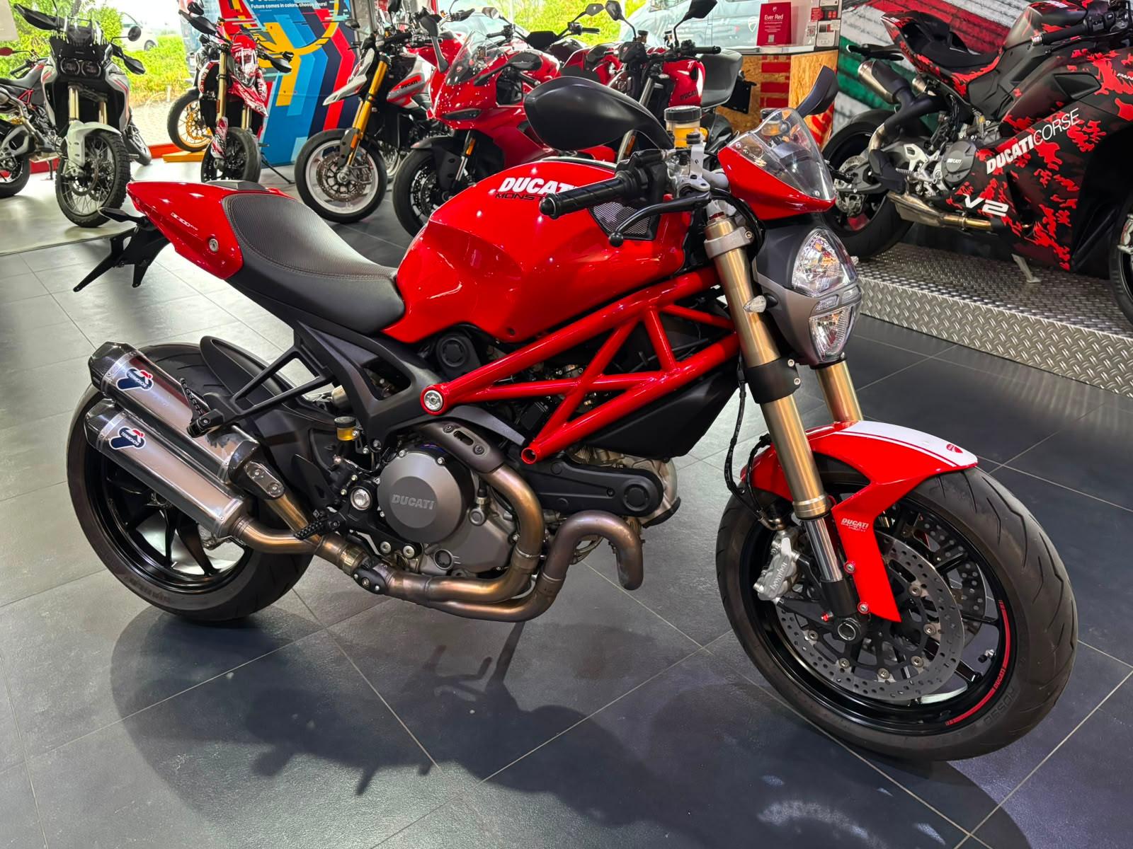 Ducati Monster 1100 Evo Termignoni Service + Riemen neu