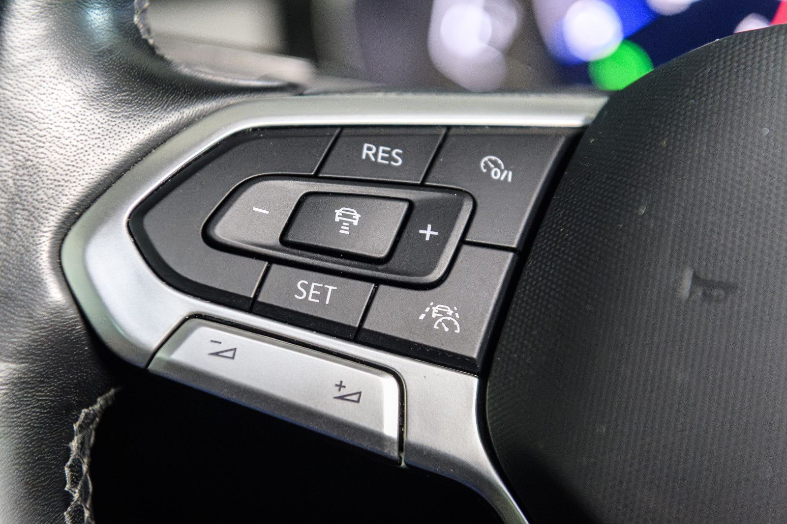 Fahrzeugabbildung Volkswagen Passat Business 2.0 TDI +Massage +Pano *Kamera
