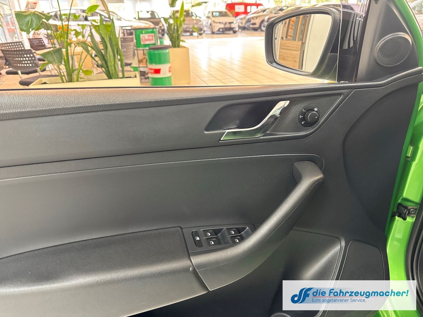 Fahrzeugabbildung SKODA Rapid Spaceback StylePlus 1.2 TSI Panorama Xenon