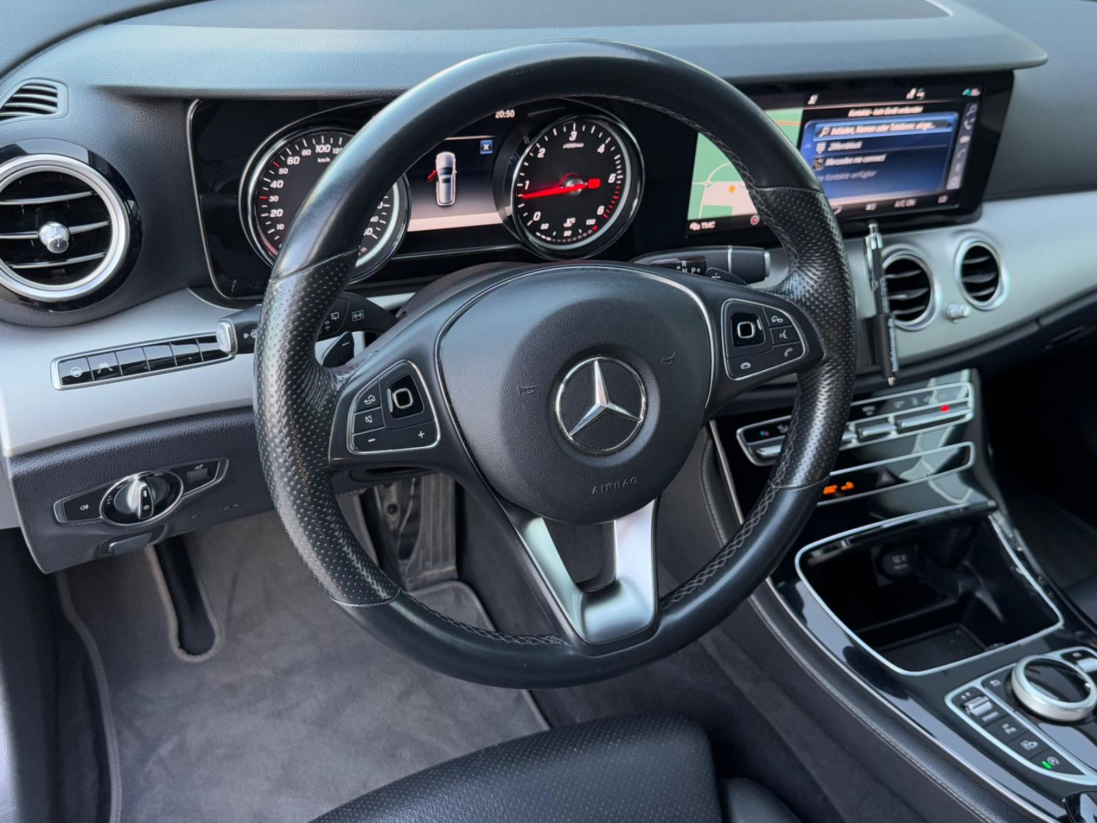 Mercedes-Benz E 220 d Avantgarde *LED*STANDHZG*BURMESTER*KAM*