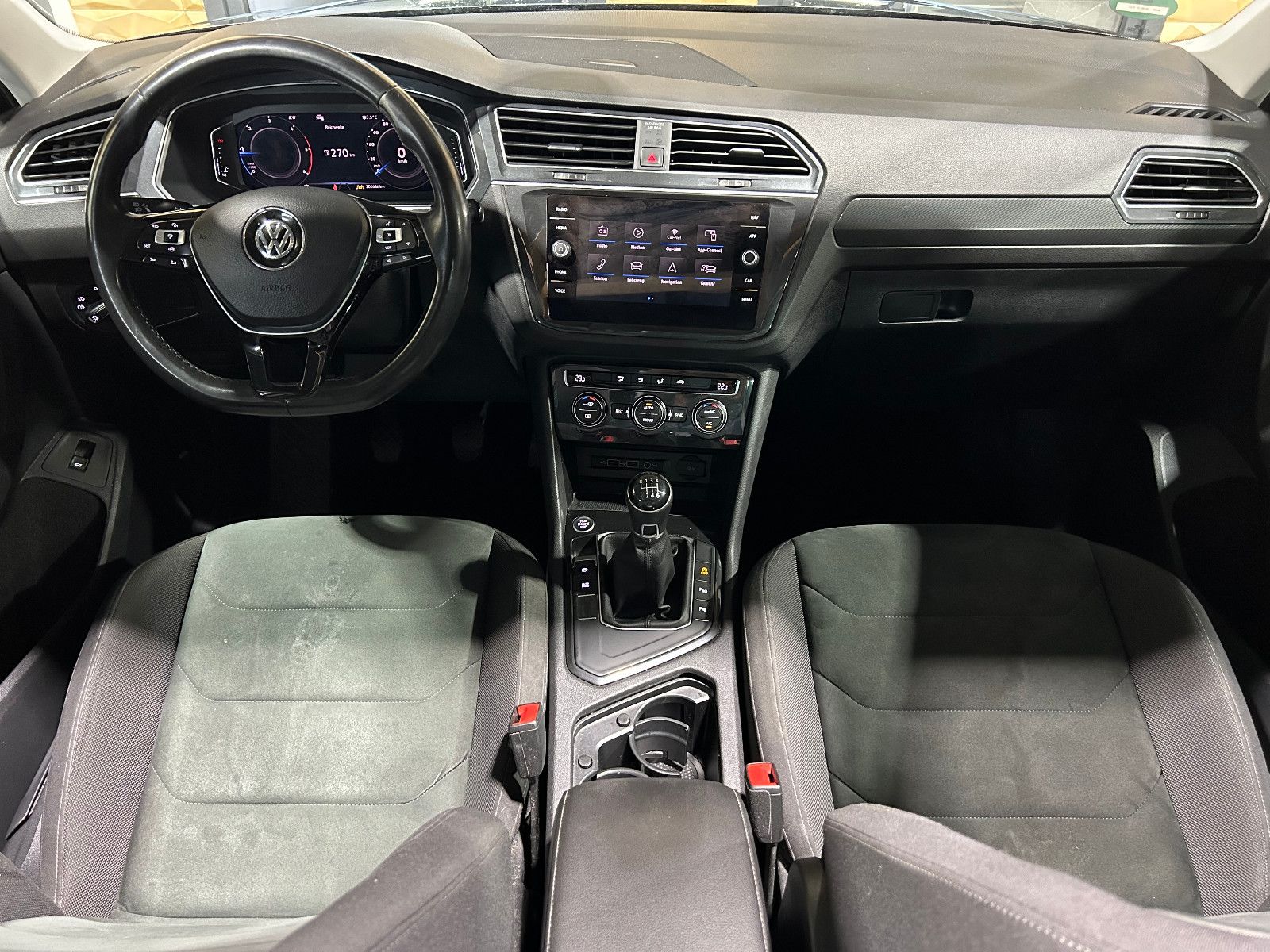 Fahrzeugabbildung Volkswagen Tiguan Highline BMT/PANO/ACC/APPLE/ALCANTARA/KAM