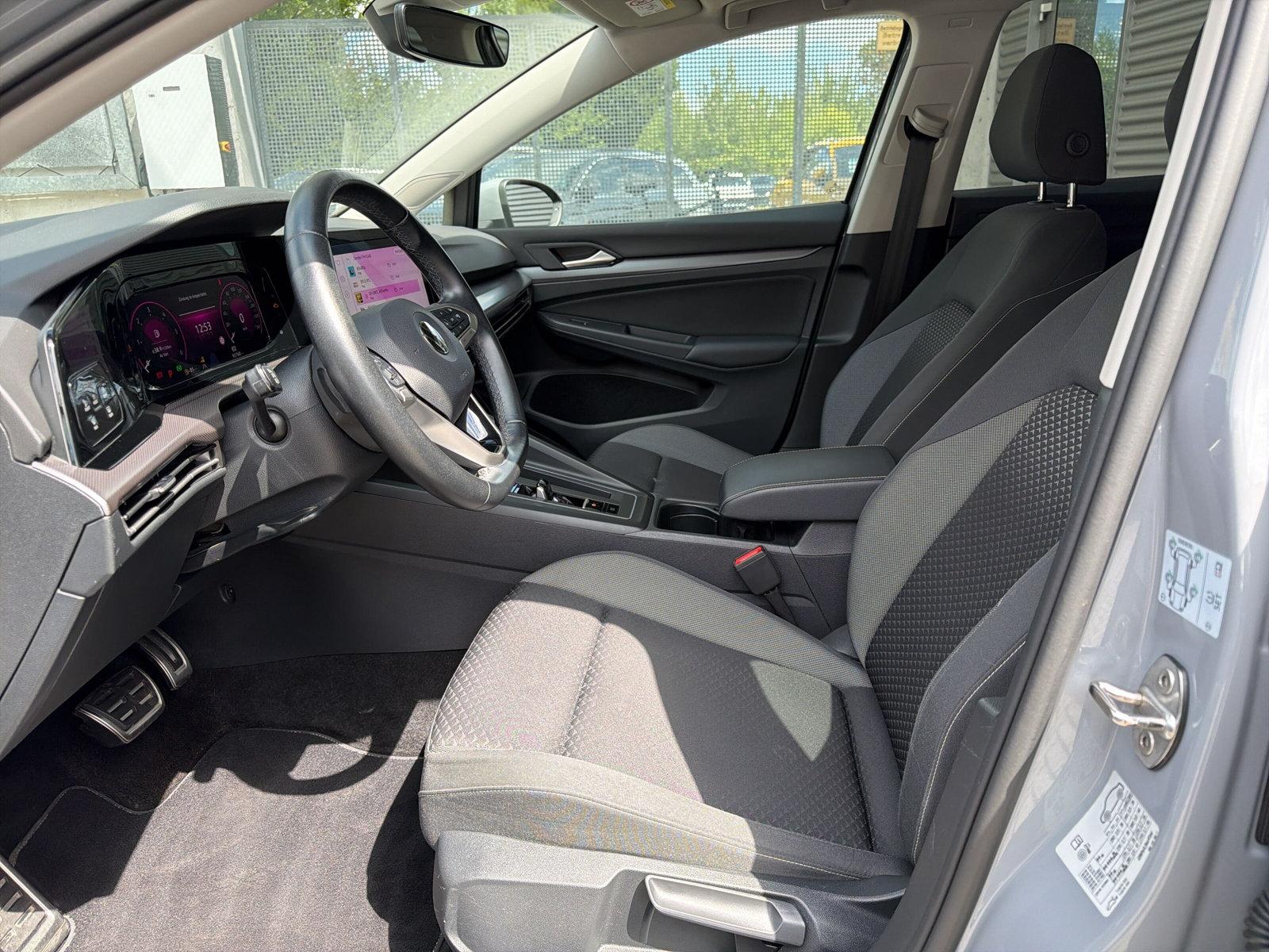 Volkswagen Golf VIII 2.0 TDI DSG Active MATRIX PANO HuD AHK, миниатюра 10