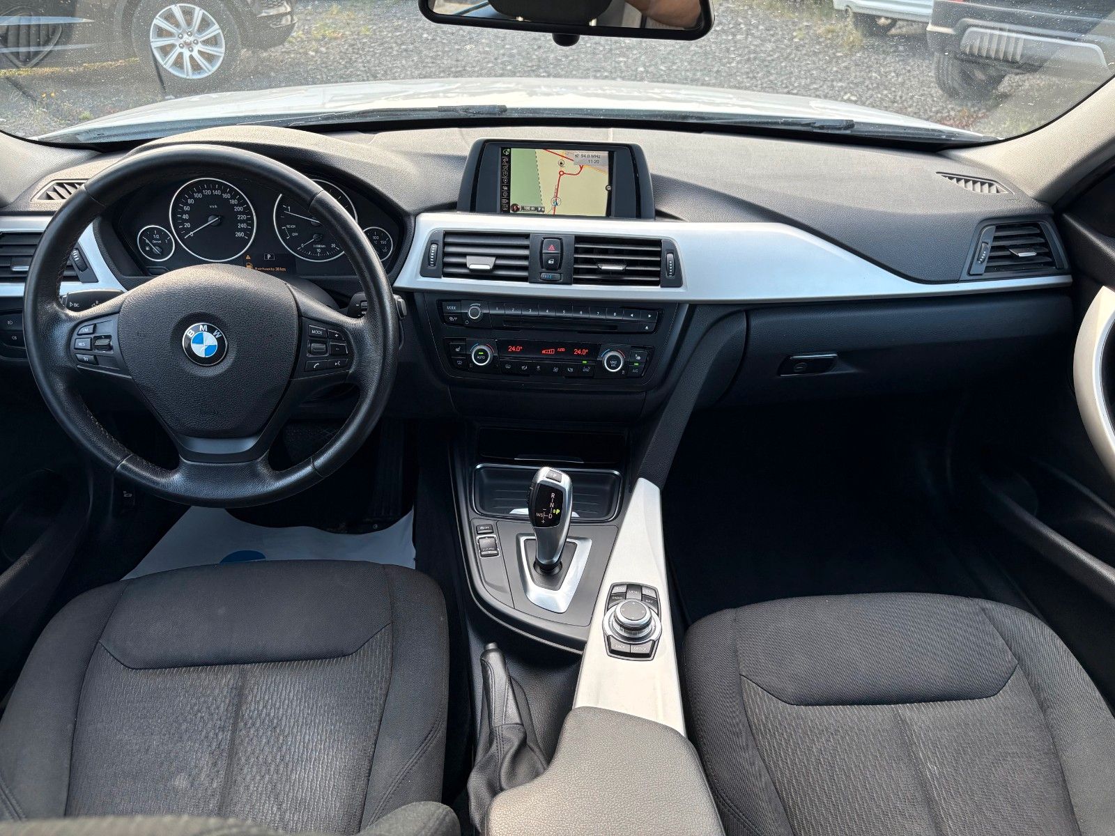 Fahrzeugabbildung BMW 320d Tour. Navi PDC 18"LMR 1.HAND Klimaautomatik