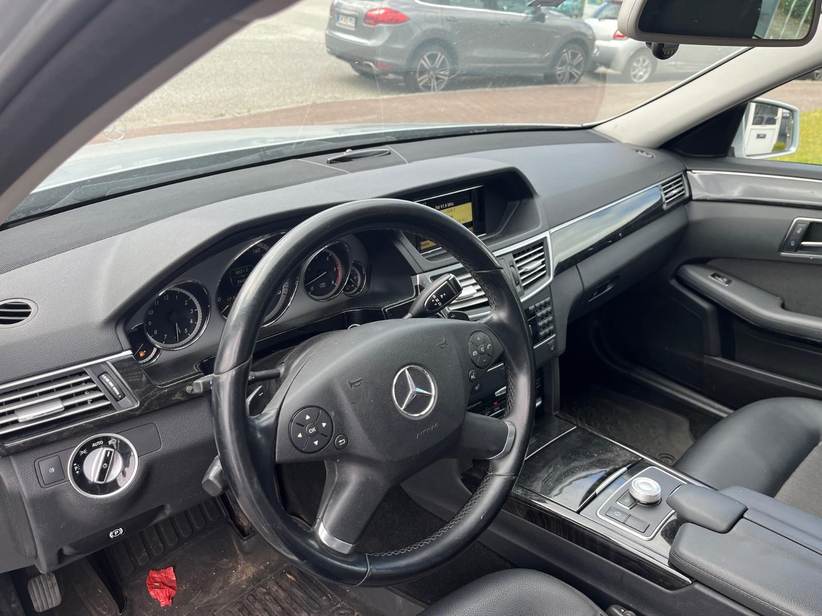 Mercedes-Benz E300 2011 — photo 6