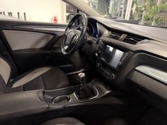 TOYOTA Avensis Touring Sports Business Edition/AHK/LED!