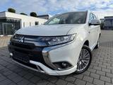 Mitsubishi Outlander PHEV Spirit 4WD NAVI*LEDER*XENON*AHK* - gebrauchte Mitsubishi Outlander aus dem Jahr 2021