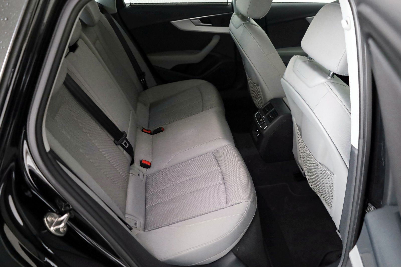 Fahrzeugabbildung Audi A4 Avant 35 TDI Navi,LED,ACC,SH,PDC