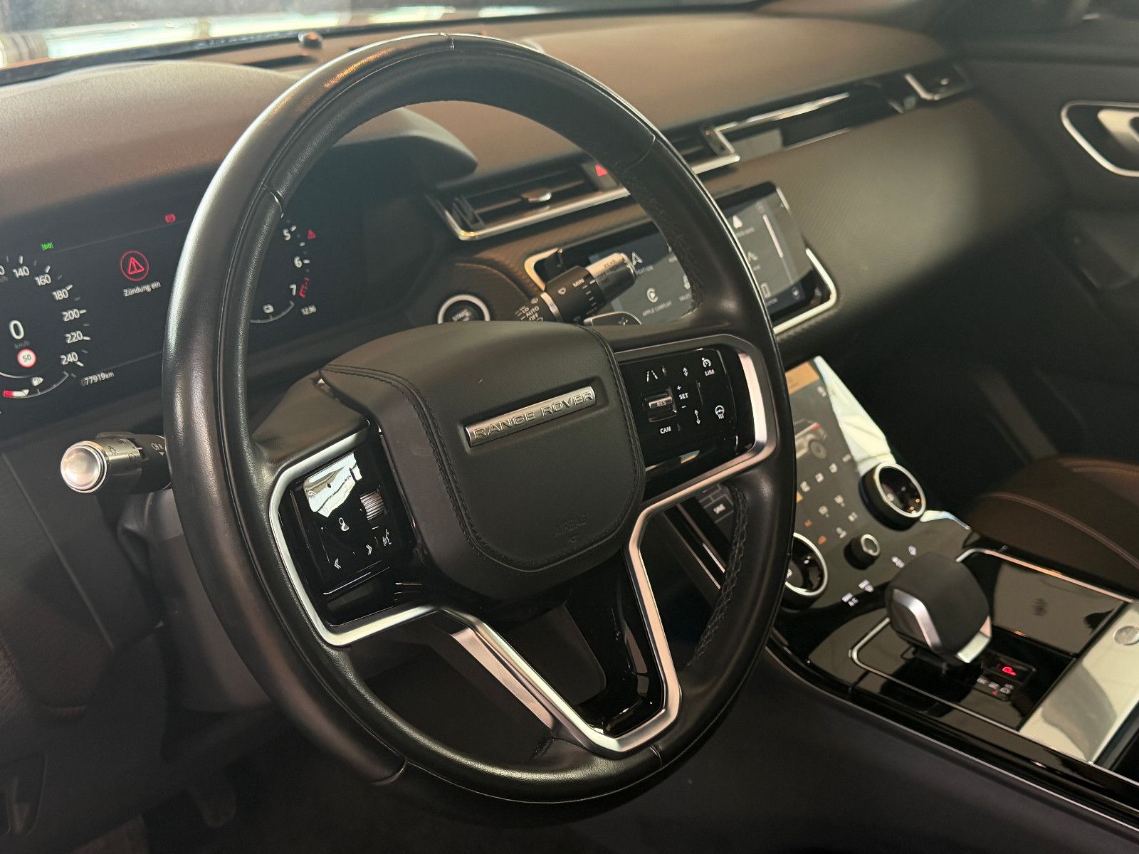 Fahrzeugabbildung Land Rover Range Rover Velar Hybrid S P400e /PANO/MERIDIAN/