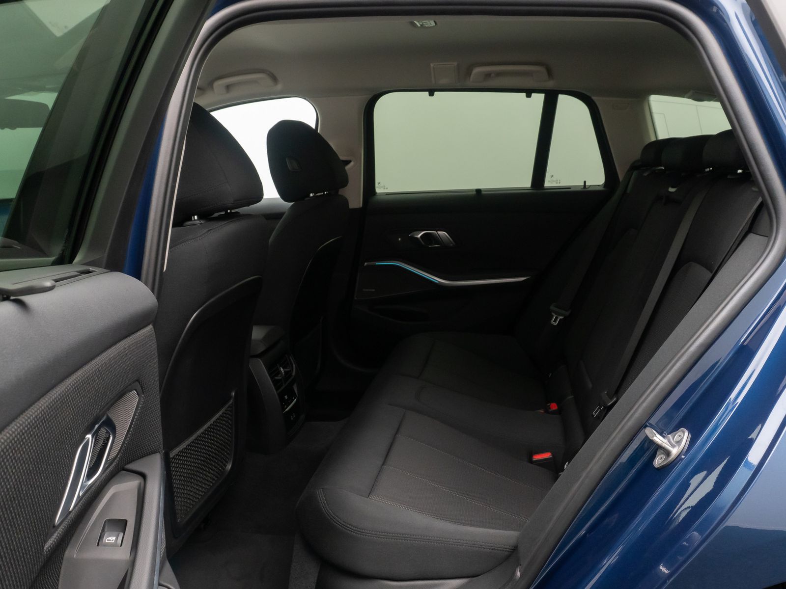 Fahrzeugabbildung BMW 330e xD H/K DAB Kamera AHK Komfort HUD Sport